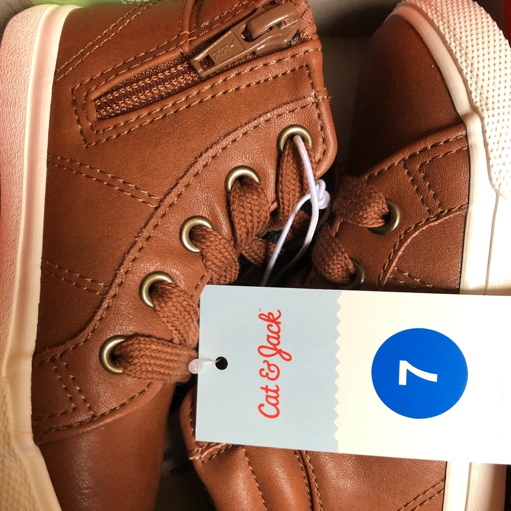 Cat and jack size 7
